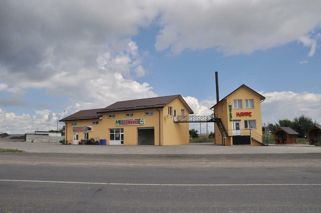 Motel Lutsʼk Εξωτερικό φωτογραφία